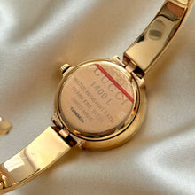 Load image into Gallery viewer, VINTAGE GUCCI MOTHER-OF-PEARL WATCH
