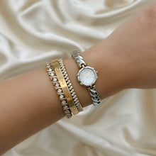 Load image into Gallery viewer, VINTAGE SEIKO DIAMOND DAINTY SILVER WATCH

