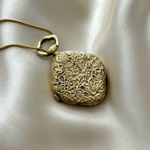 Load image into Gallery viewer, VINTAGE SEIKO NECKLACE WATCH
