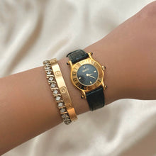 Load image into Gallery viewer, VINTAGE GUCCI BLACK LEATHER WATCH
