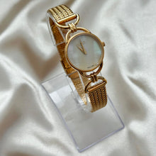 Load image into Gallery viewer, VINTAGE GUCCI MOTHER-OF-PEARL WATCH

