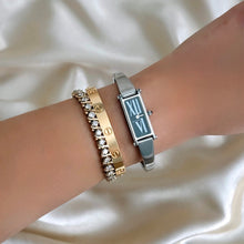 Load image into Gallery viewer, VINTAGE GUCCI DAINTY SILVER WATCH
