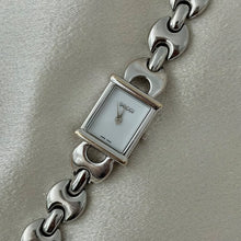 Load image into Gallery viewer, VINTAGE GUCCI INTERCHANGEABLE LEATHER WATCH
