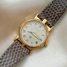 Load image into Gallery viewer, VINTAGE GUCCI GRAY LEATHER WATCH
