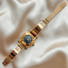 Load image into Gallery viewer, VINTAGE GUCCI WATCH

