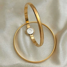 Load image into Gallery viewer, VINTAGE SEIKO DAINTY BANGLE WATCH
