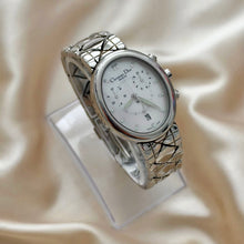 Load image into Gallery viewer, VINTAGE DIOR MOTHER-OF-PEARL CHRONOGRAPH SILVER WATCH
