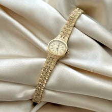Load image into Gallery viewer, VINTAGE SEIKO DAINTY WATCH
