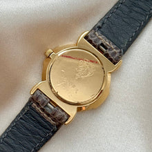 Load image into Gallery viewer, VINTAGE GUCCI GRAY LEATHER WATCH
