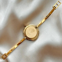Load image into Gallery viewer, VINTAGE GUCCI PLAY BEZEL WATCH (12 BEZELS W/ DIAMOND CUT)
