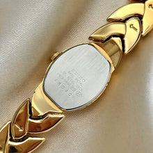 Load image into Gallery viewer, VINTAGE SEIKO DAINTY WATCH
