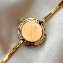 Load image into Gallery viewer, VINTAGE GUCCI INTERCHANGEABLE BEZEL WATCH (12 BEZELS)
