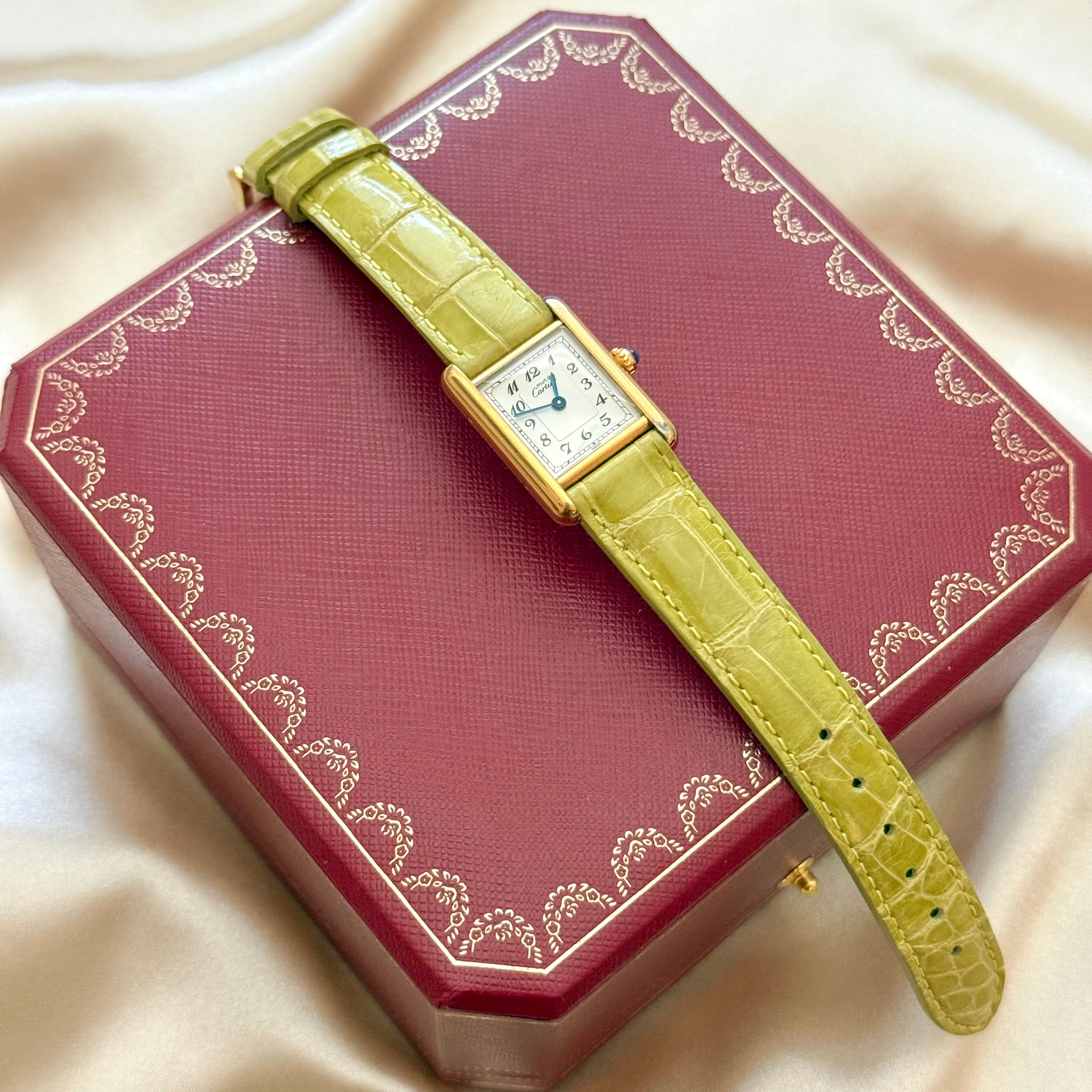 VINTAGE CARTIER MATCHA GREEN LEATHER WATCH – Panahon Designs display picture 2