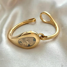 Load image into Gallery viewer, VINTAGE GUCCI WATCH
