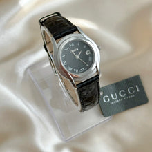 Load image into Gallery viewer, VINTAGE GUCCI BLACK LEATHER WATCH

