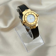 Load image into Gallery viewer, VINTAGE GUCCI BLACK LEATHER WATCH
