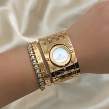 Load image into Gallery viewer, VINTAGE GUCCI MOTHER-OF-PEARL WATCH
