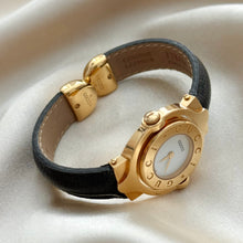 Load image into Gallery viewer, VINTAGE GUCCI BLACK LEATHER WATCH
