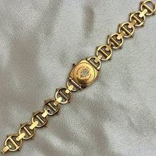 Load image into Gallery viewer, VINTAGE GUCCI MOTHER-OF-PEARL WATCH

