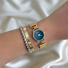 Load image into Gallery viewer, VINTAGE GUCCI WATCH
