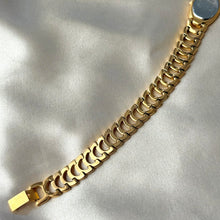 Load image into Gallery viewer, VINTAGE SULTAN DOUBLE-LOOP WATCH
