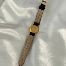 Load image into Gallery viewer, VINTAGE GUCCI MOTHER-OF-PEARL BLACK LEATHER WATCH
