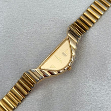 Load image into Gallery viewer, VINTAGE SEIKO WATCH
