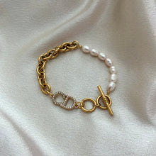Load image into Gallery viewer, DIOR CD PEARL MIX BRACELET
