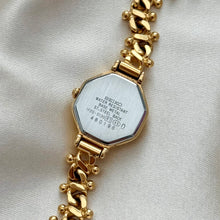 Load image into Gallery viewer, VINTAGE SEIKO DAINTY WATCH
