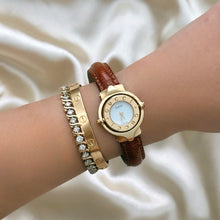 Load image into Gallery viewer, VINTAGE GUCCI BROWN LEATHER WATCH

