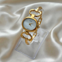 Load image into Gallery viewer, VINTAGE GUCCI MOTHER-OF-PEARL WATCH
