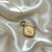 Load image into Gallery viewer, VINTAGE SEIKO NECKLACE WATCH

