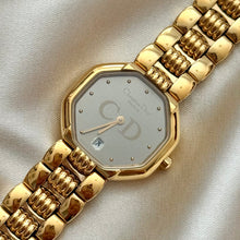 Load image into Gallery viewer, VINTAGE DIOR WATCH
