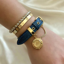 Load image into Gallery viewer, VINTAGE SEIKO BLUE LEATHER WATCH

