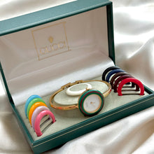 Load image into Gallery viewer, VINTAGE GUCCI INTERCHANGEABLE BEZEL WATCH (12 BEZELS)
