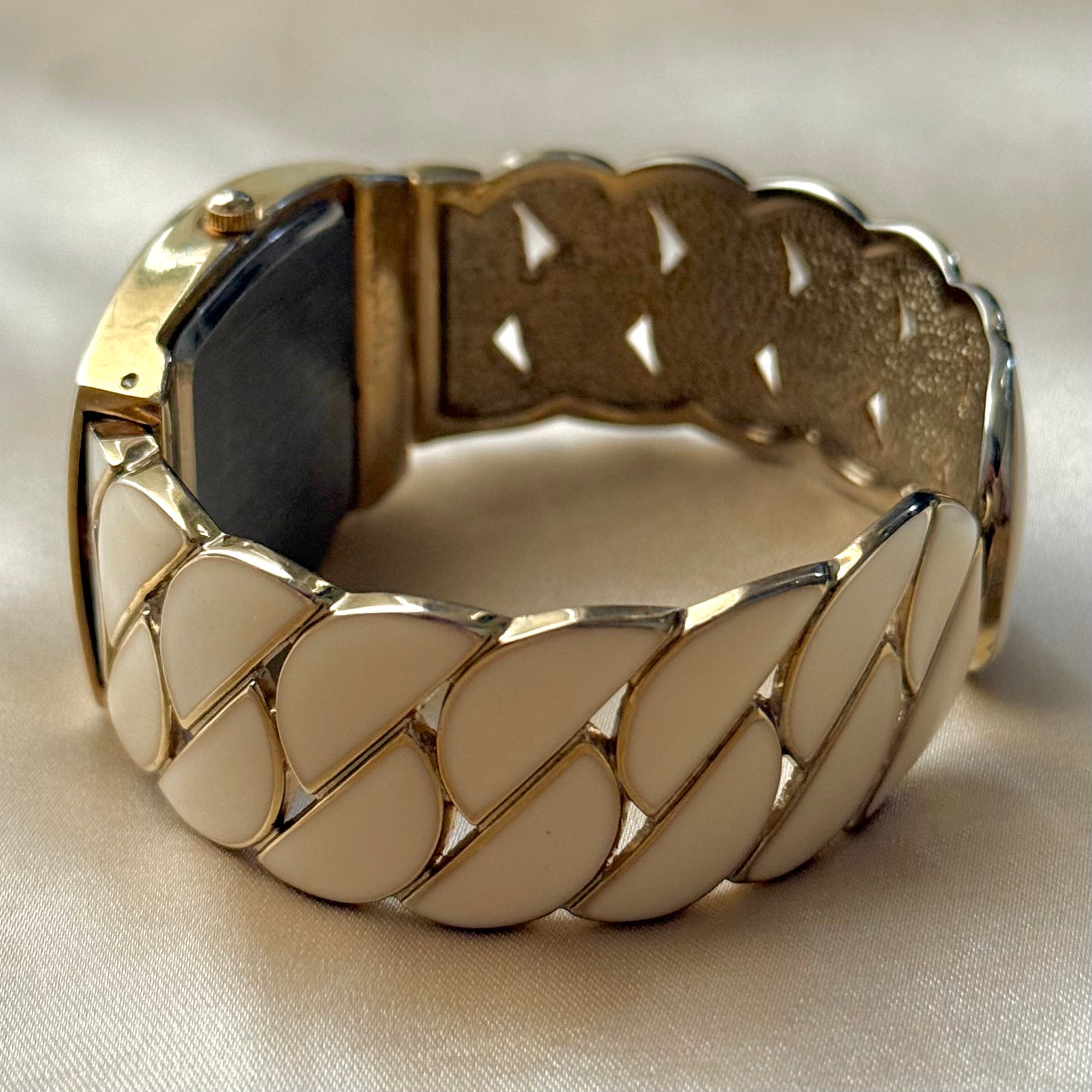 VINTAGE GENEVA CUFF WATCH – Panahon Designs display picture 1