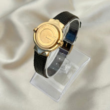 Load image into Gallery viewer, VINTAGE GUCCI BLACK LEATHER WATCH
