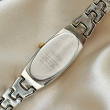 Load image into Gallery viewer, VINTAGE SEIKO MOTHER-OF-PEARL TWO-TONED WATCH
