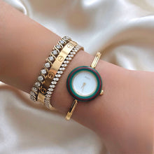 Load image into Gallery viewer, VINTAGE GUCCI INTERCHANGEABLE BEZEL WATCH (12 BEZELS)
