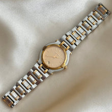 Load image into Gallery viewer, VINTAGE GUCCI TWO-TONED WATCH
