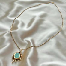 Load image into Gallery viewer, VINTAGE SEIKO NECKLACE WATCH

