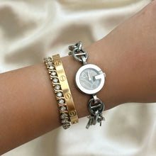 Load image into Gallery viewer, VINTAGE GUCCI WATCH
