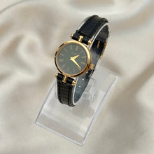 Load image into Gallery viewer, VINTAGE GUCCI BLACK LEATHER WATCH

