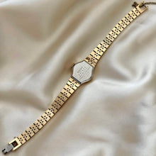 Load image into Gallery viewer, VINTAGE SEIKO DAINTY WATCH
