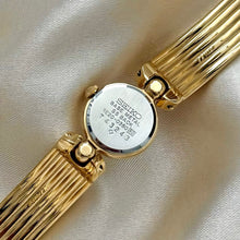 Load image into Gallery viewer, VINTAGE SEIKO DAINTY WATCH
