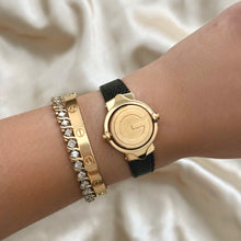 Load image into Gallery viewer, VINTAGE GUCCI BLACK LEATHER WATCH

