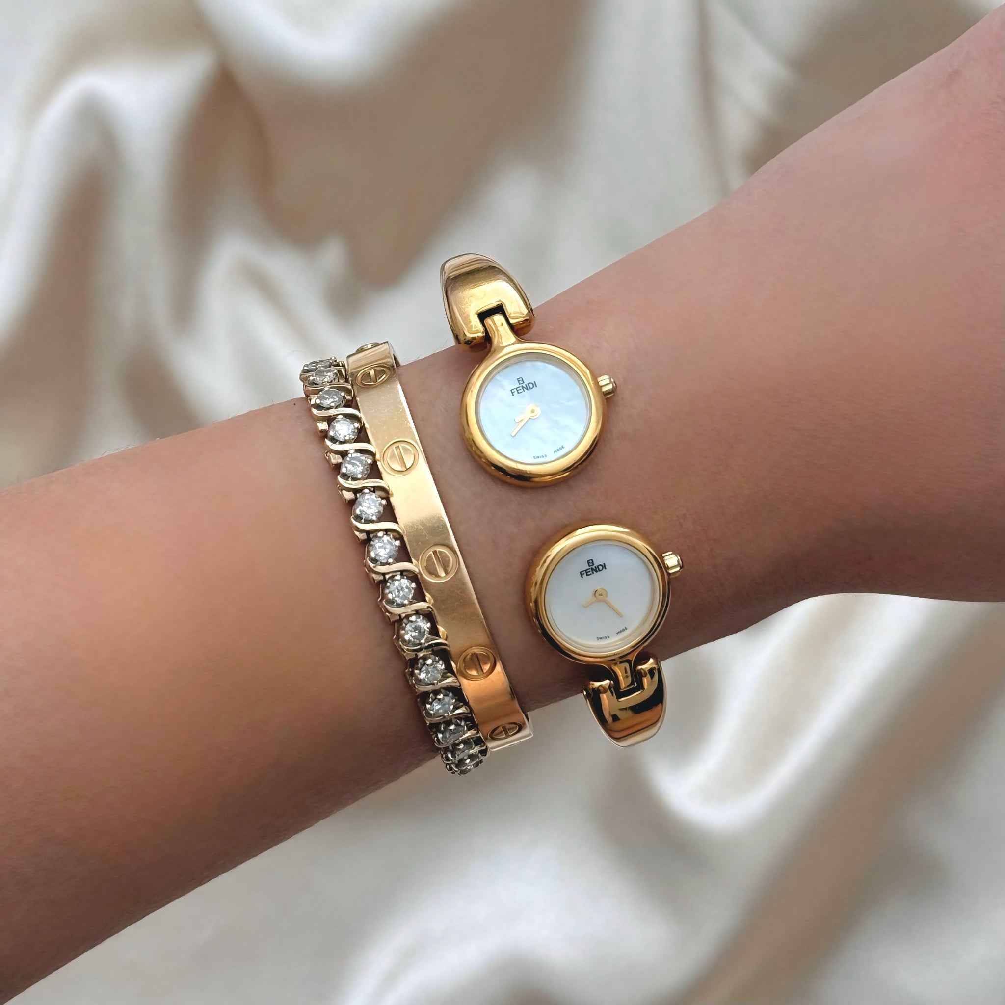 VINTAGE FENDI MOTHER-OF-PEARL CUFF WATCH – Panahon Designs display picture 2