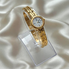 Load image into Gallery viewer, VINTAGE SEIKO DAINTY WATCH
