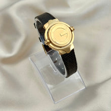 Load image into Gallery viewer, VINTAGE GUCCI BLACK LEATHER WATCH
