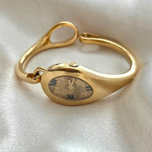 Load image into Gallery viewer, VINTAGE GUCCI WATCH
